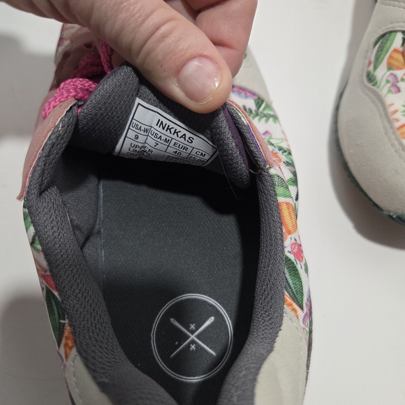 Inkkas Abacaxi Floral Sneakers - Picture 7 of 7